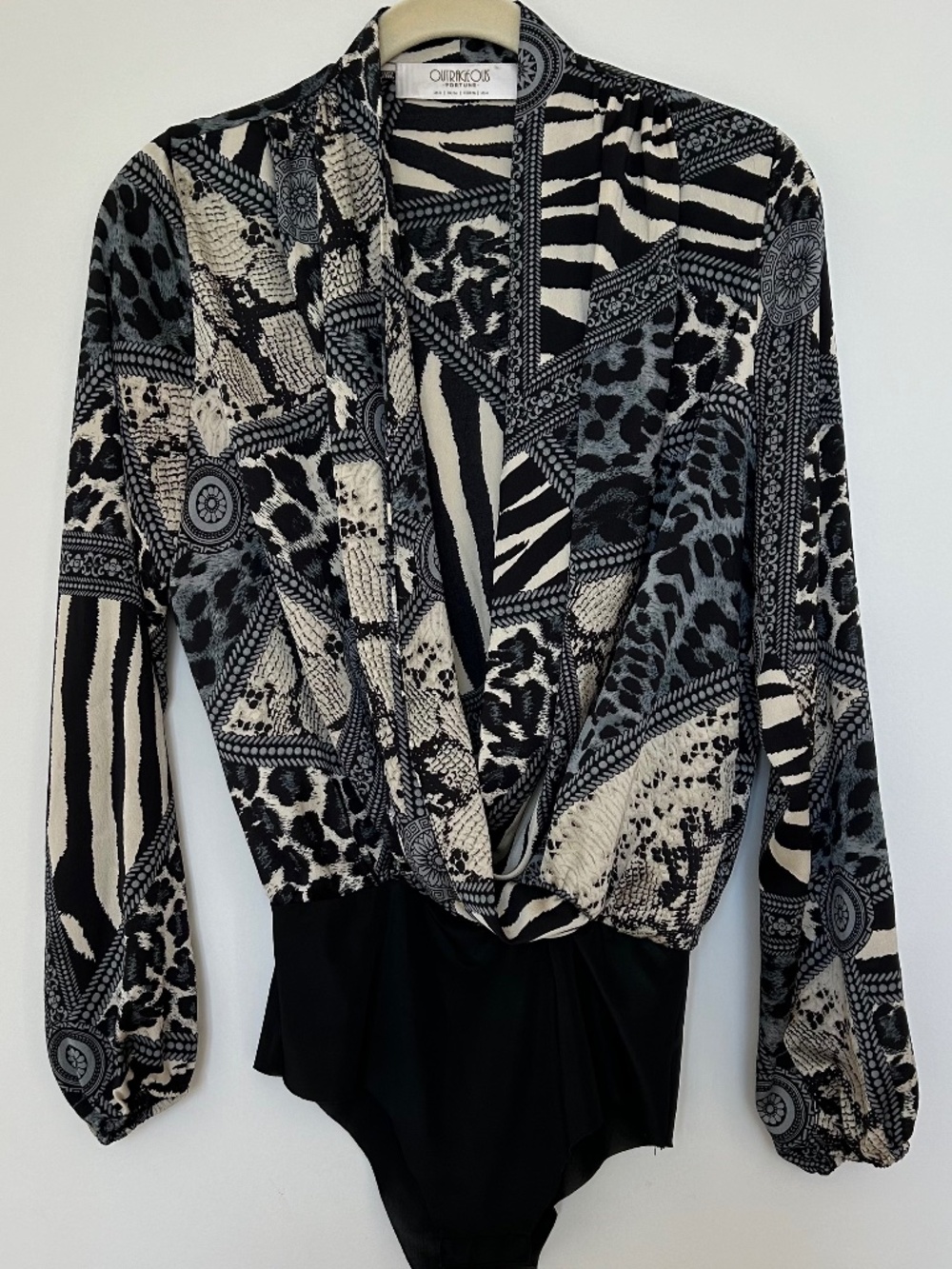 NWOT Outrageous Fortune Mixed Animal Print Bodysuit Long Sleeve V-Neck Size 4